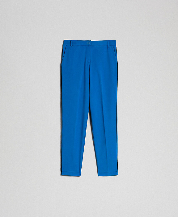 Брюки-сигареты с бархатными лампасами