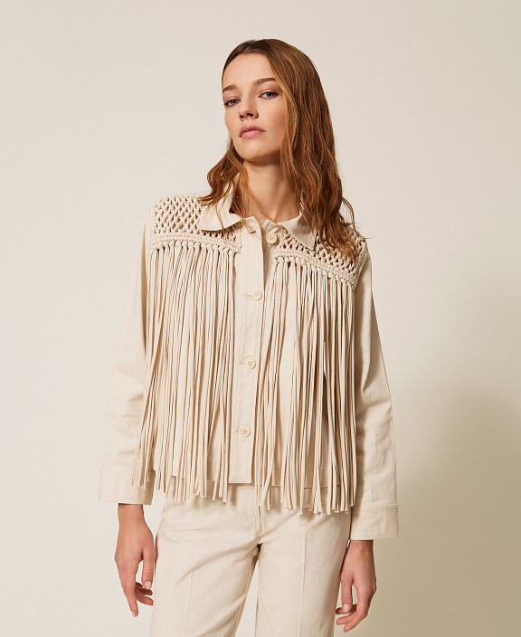 Жакет из саржевого полотна с бахромой