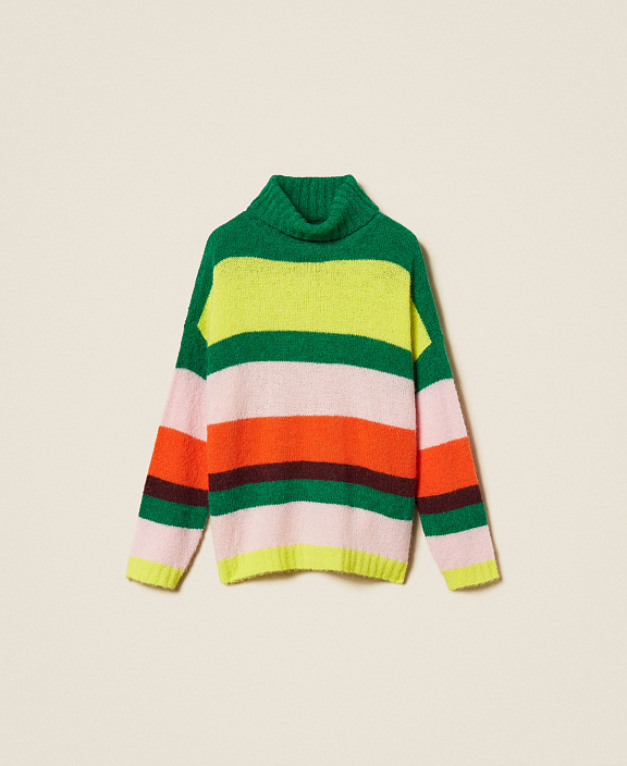 Объемный свитер в крупную полоску