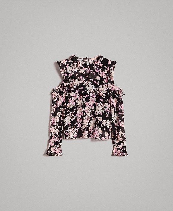 Блузка с вырезами на плечах