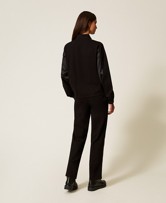 Комплект из трикотажа, прямые брюки и бомбер с атласными вставками