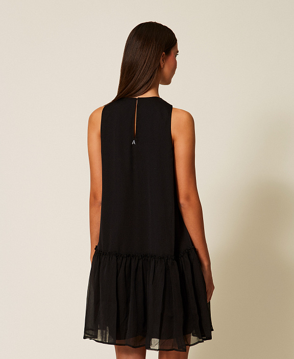 Платье с оборками из тюля