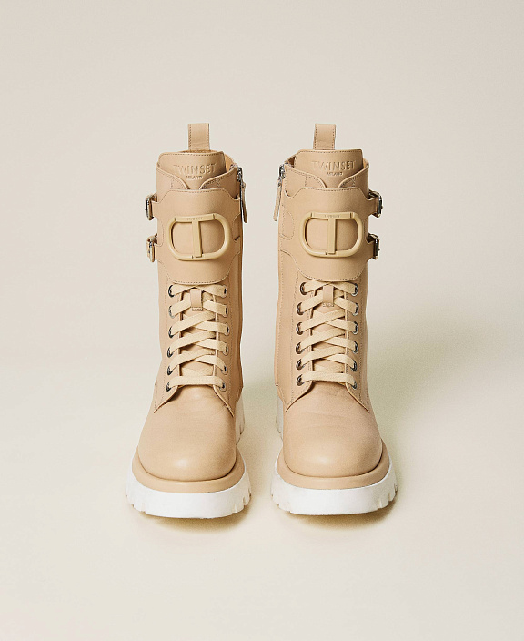 Ботинки на шнуровке на массивной подошве