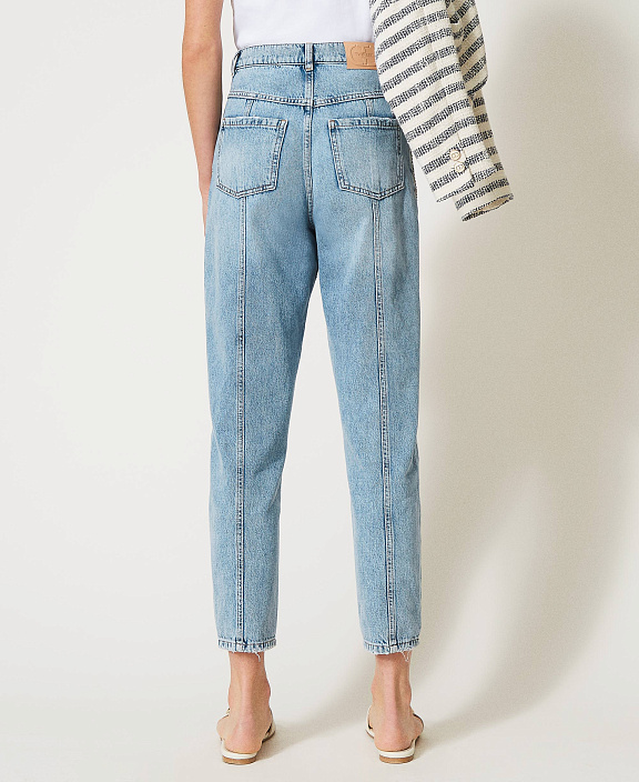 Джинсы с бахромой из шатонов