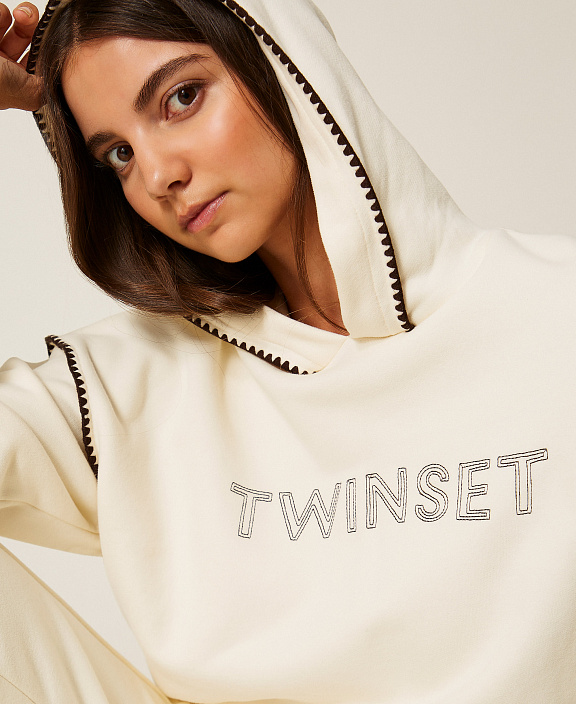 Спортивный костюм с толстовкой