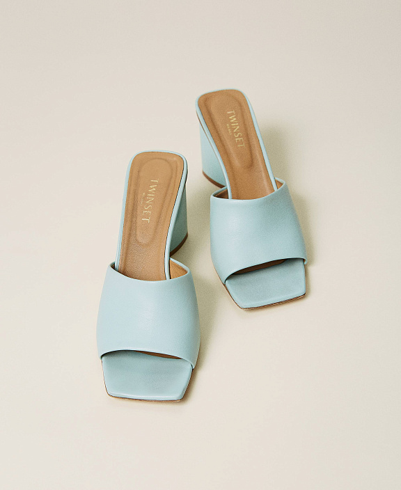 Босоножки-мюли из наппы 