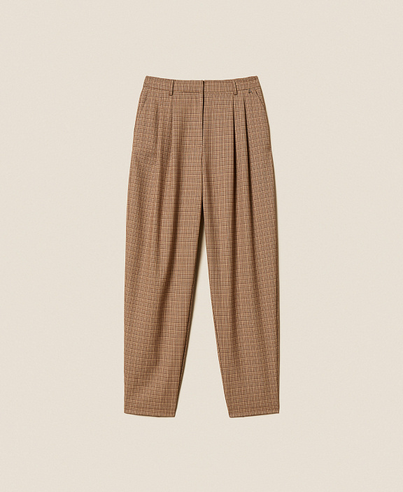 Брюки в виндзорскую клетку с защипами