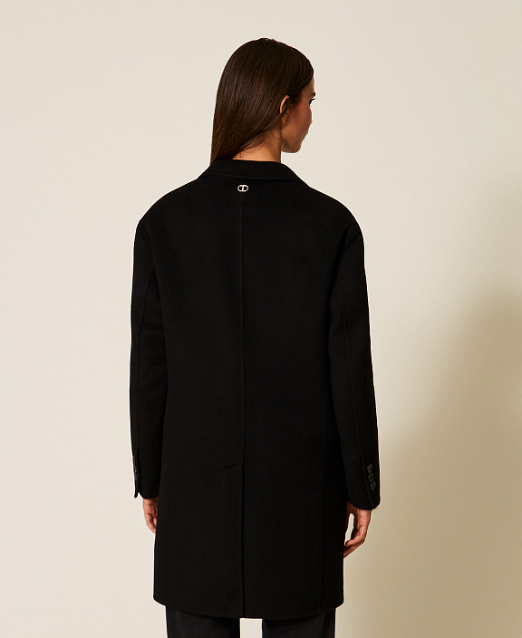 Пальто из ткани с поясом