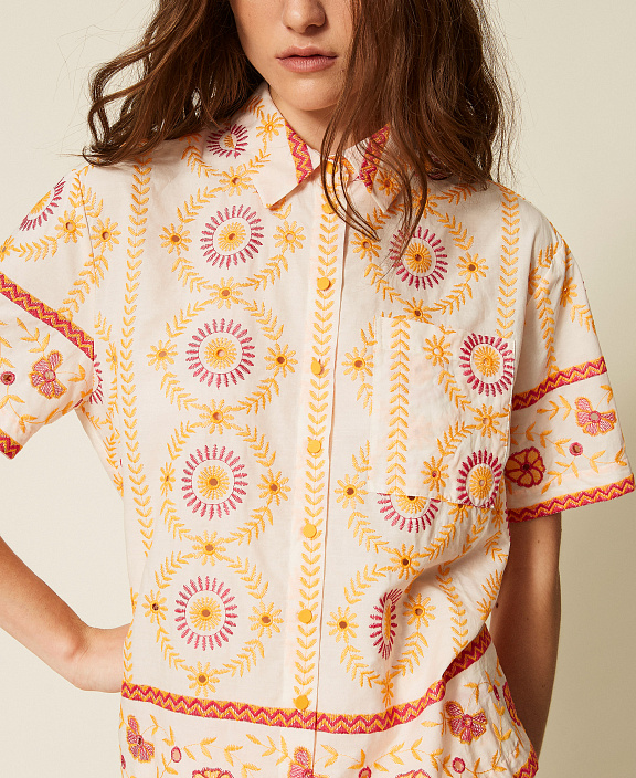 Рубашкас графичным принтом