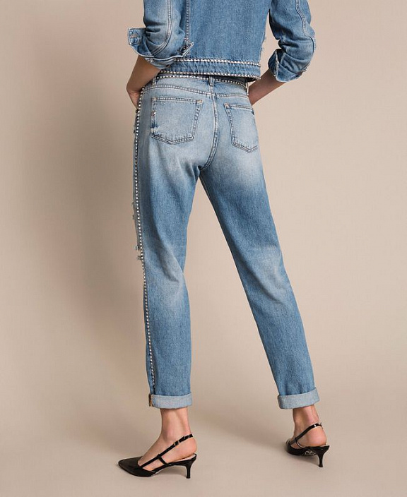 Джинсы с потертостями