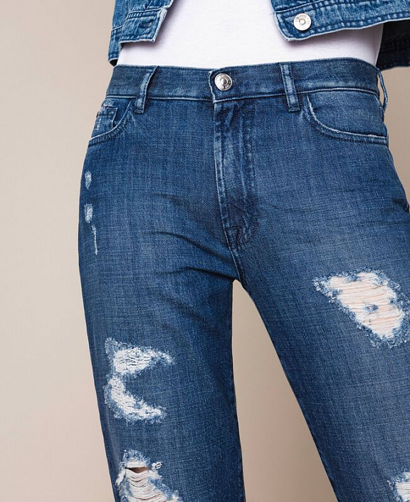 Джинсы с потертостями