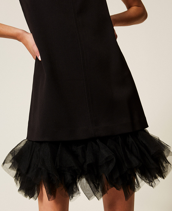 Короткое платье с оборками из тюля