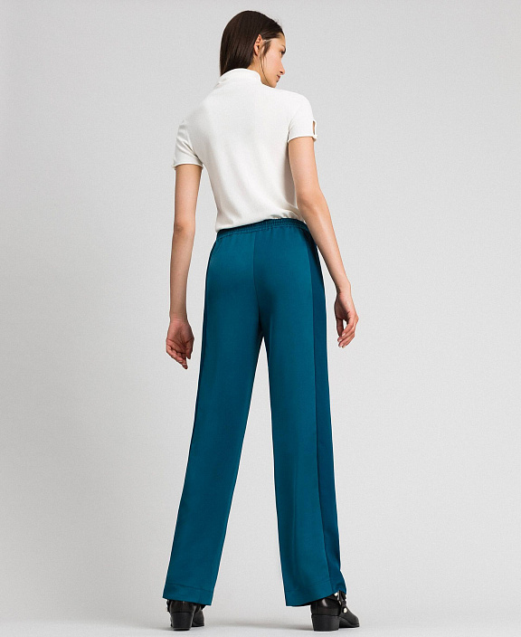 Брюки-палаццо с контрастными лампасами