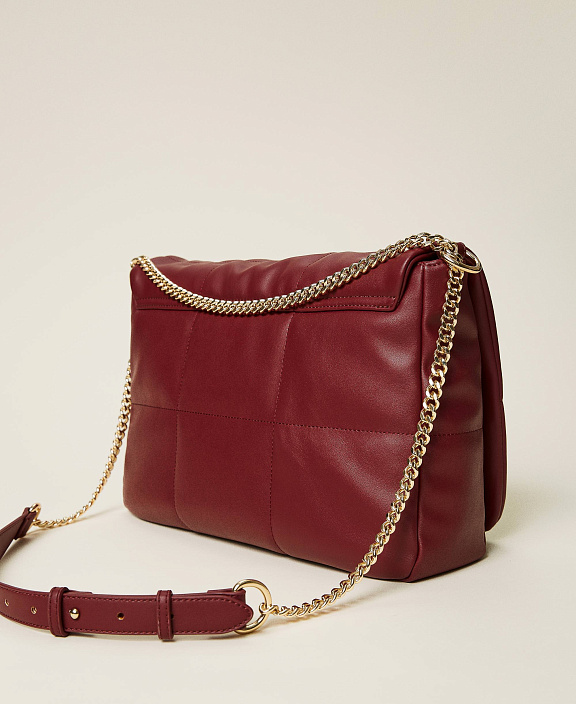 Стеганная сумка с цепочкой