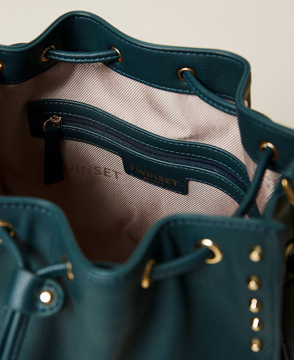 Сумка-ведро с заклепками