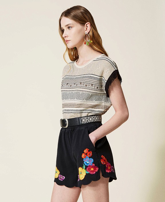 Шорты из плотной ткани с разноцветным цветочным узором