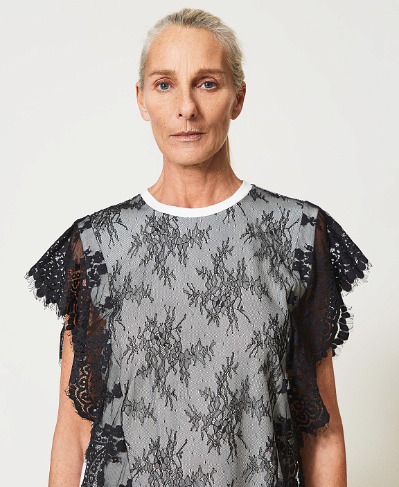 Футболка Mira с цветочным кружевом