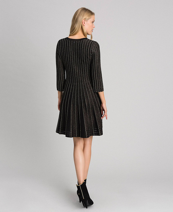 Платье из плиссированного трикотажа с люрексом