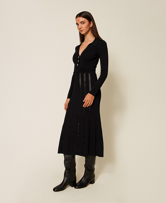 Вязаное платье-футляр