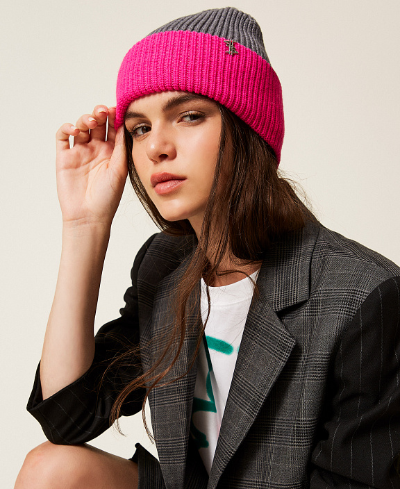 Двухцветная трикотажная шапочка MYFO