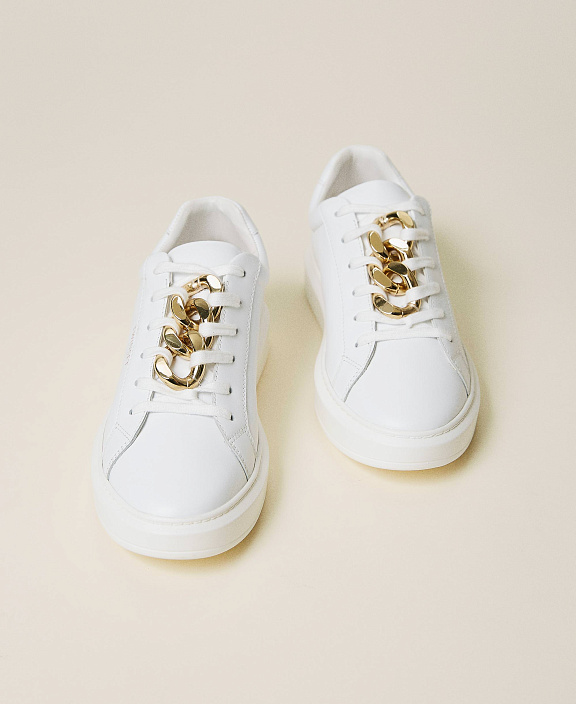 Кожаные сникеры с цепочкой