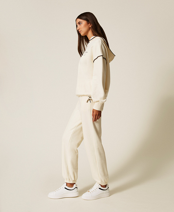 Спортивный костюм с толстовкой