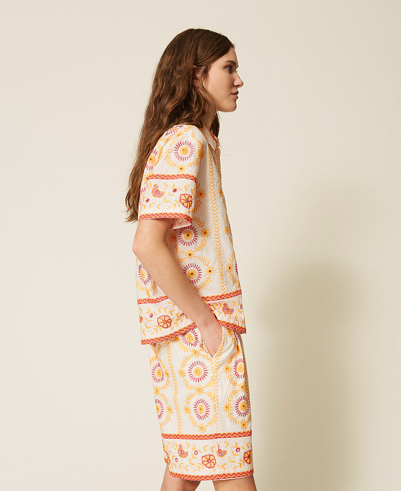 Рубашкас графичным принтом