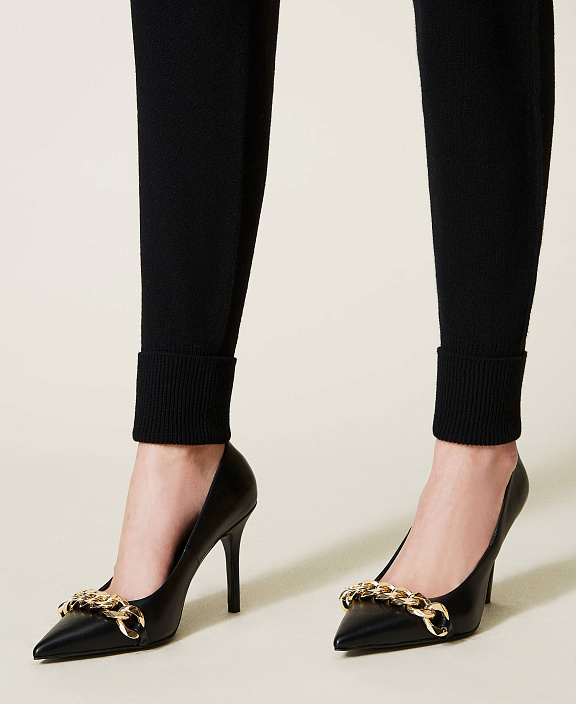 Туфли-лодочки с цепочкой