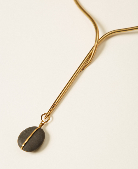 Ожерелье с камнем