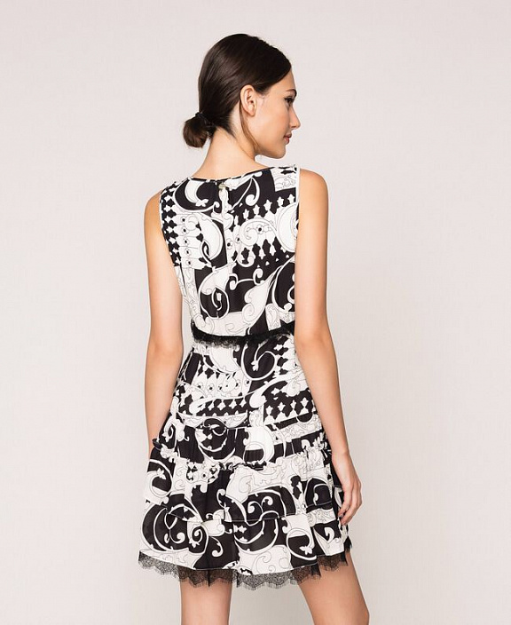 Короткое платье с принтом