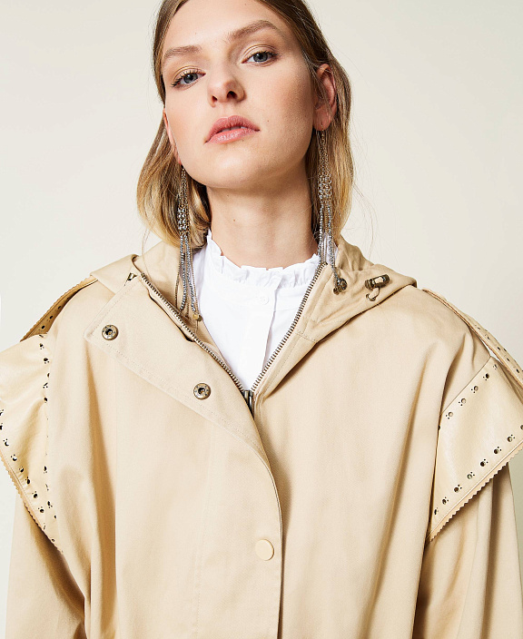 Парка с ажурной вышивкой