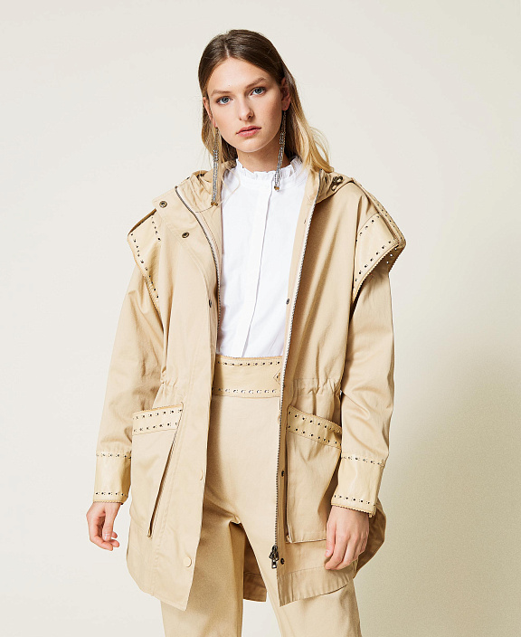 Парка с ажурной вышивкой