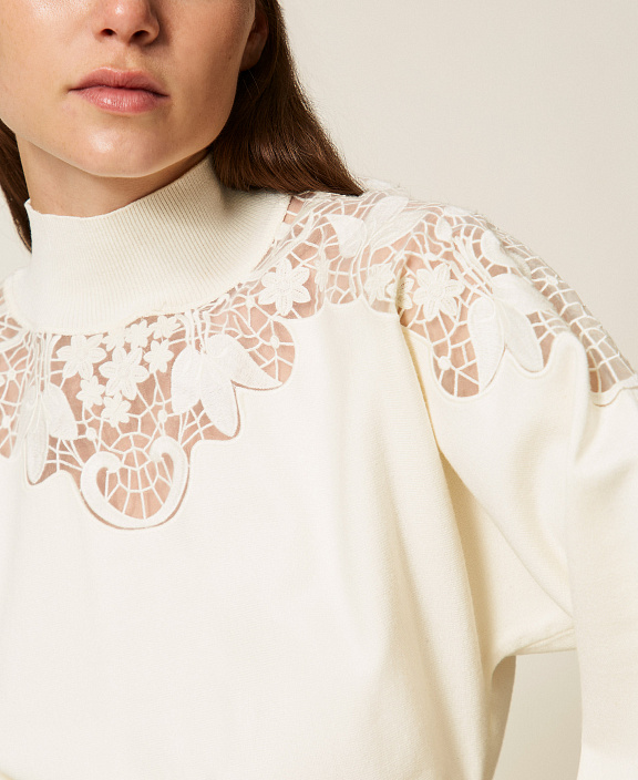 Джемпер со вставкой из органзы с цветочной вышивкой