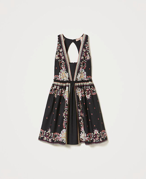 Короткое платье с платочным принтом