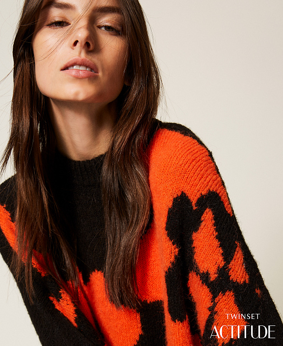 Джемпер с круглой горловиной и интарзийным узором