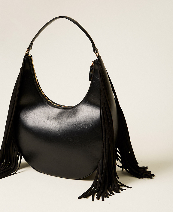 Сумка-хобо с бахромой