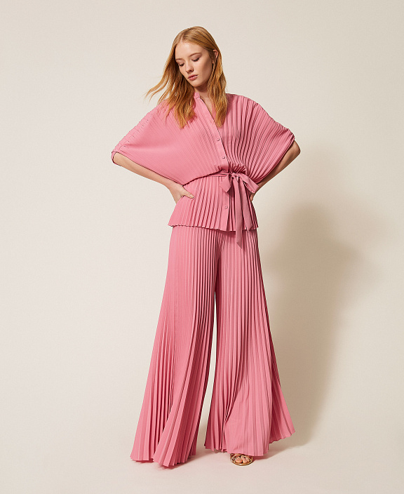 Плиссированная блузка с поясом