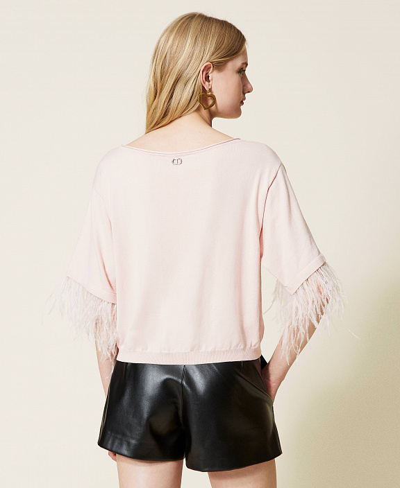 Трикотажная кофта квадратного силуэта с перьями