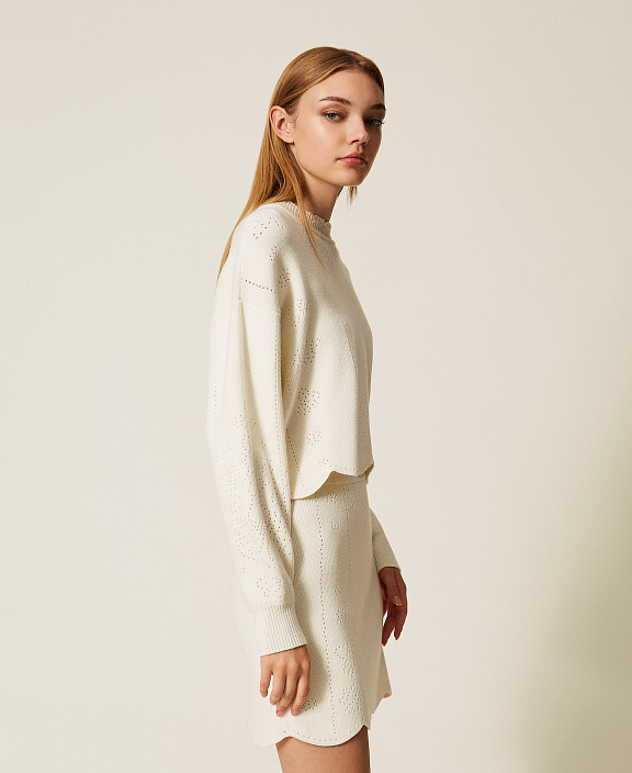 Укороченный джемпер с фестонами