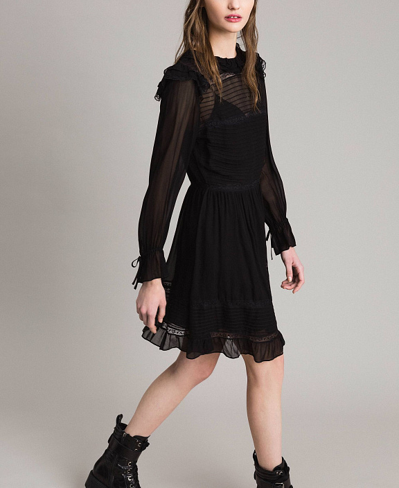 Платье из жоржета и кружева