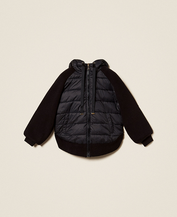 Стёганая куртка с капюшоном