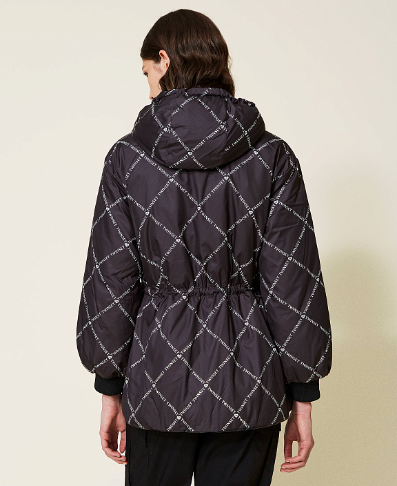 Двухстороння стеганная куртка 