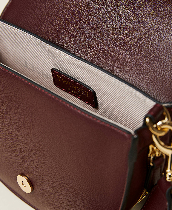 Полукруглая сумка с цепочкой