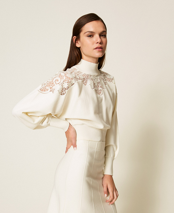 Джемпер со вставкой из органзы с цветочной вышивкой