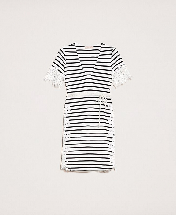 Платье в полоску с кружевом