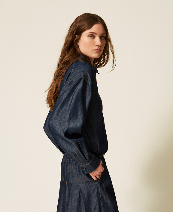 Джинсовая куртка на молнии