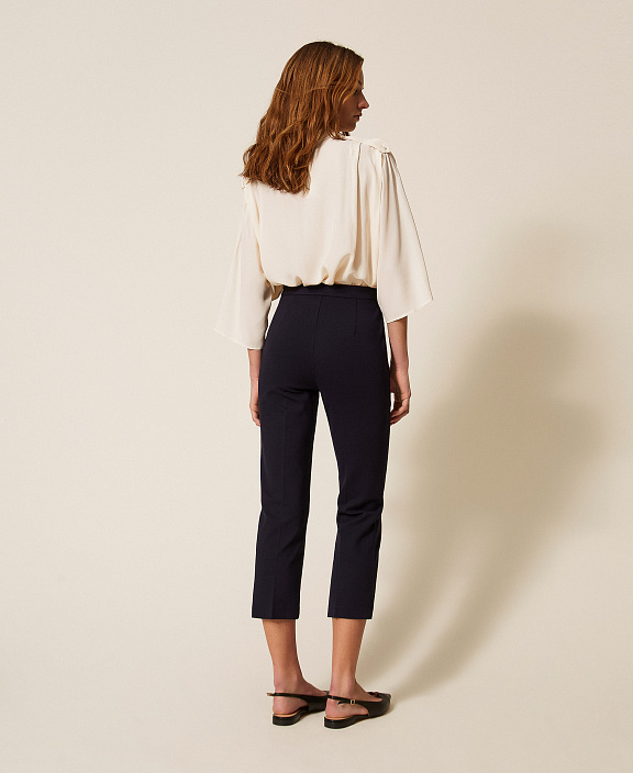 Брюки-сигареты с декоративной отделкой