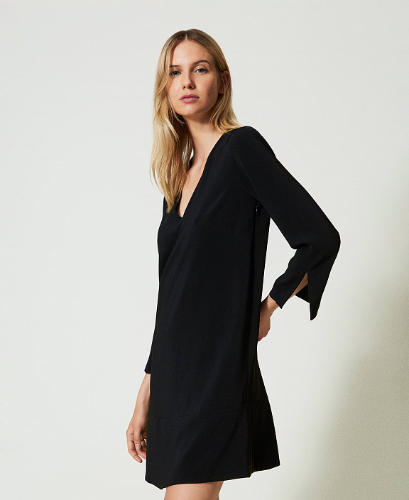 Короткое платье с оборкой и цепочкой Oval T