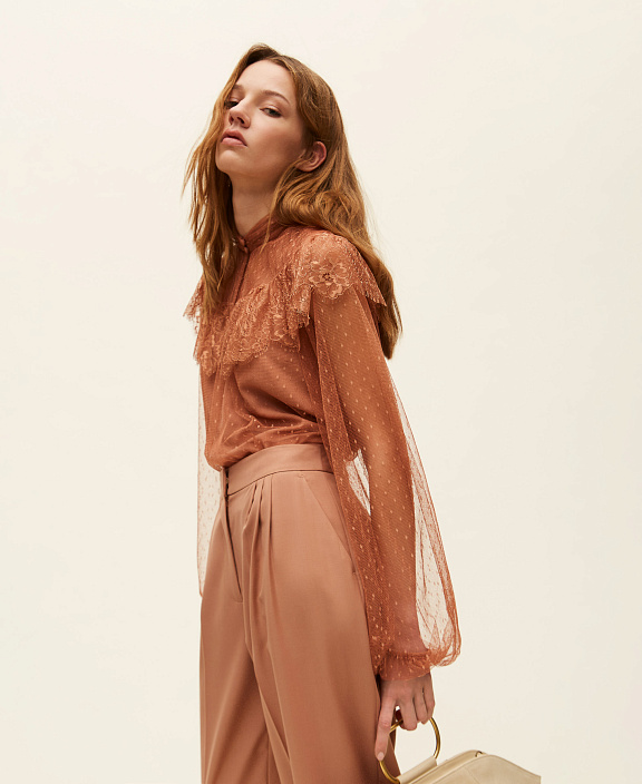 Блузка из тюля плюмети и кружева