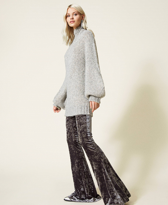 Трикотажный кардиган с воротником-стойкой и рукавами-баллонами